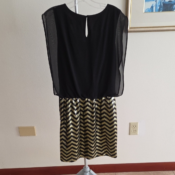 Guess Black and Gold Chevron Dress - Picture 6 of 7